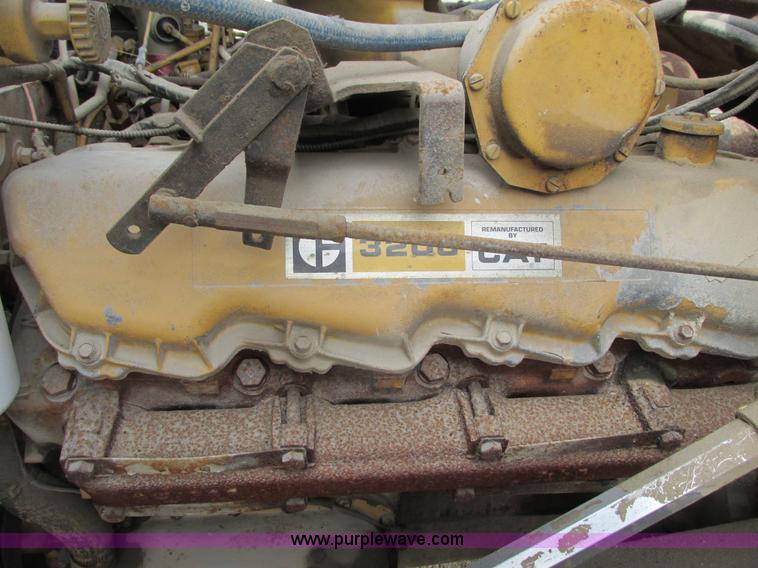 image for item G8798 1976 Ford 8000 spreader truck