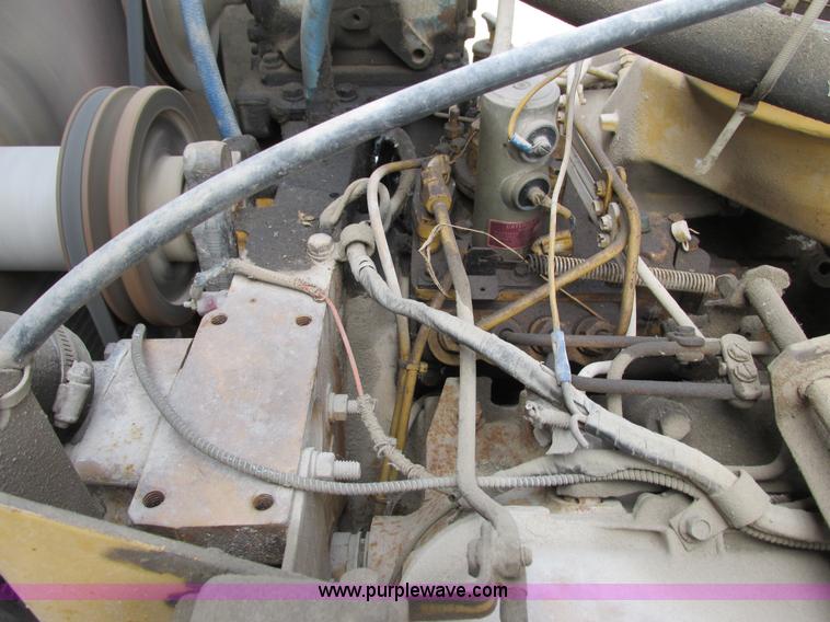 image for item G8798 1976 Ford 8000 spreader truck