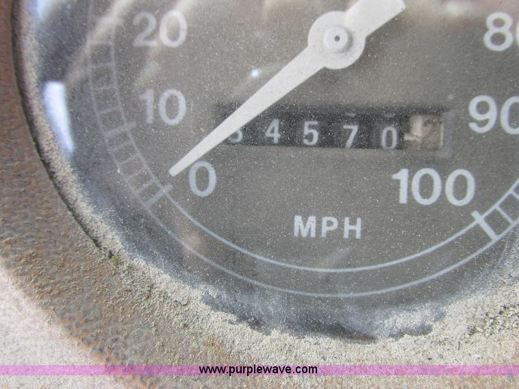 image for item G8798 1976 Ford 8000 spreader truck