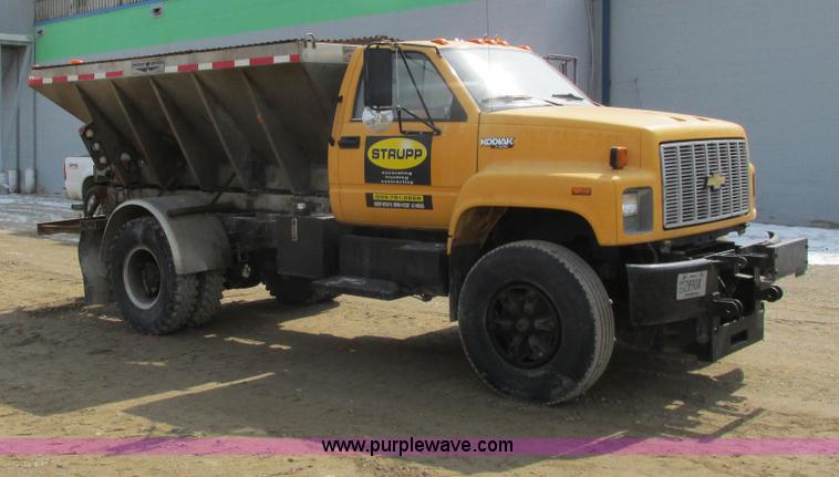image for item G8799 1991 Chevrolet Kodiak salt spreader truck