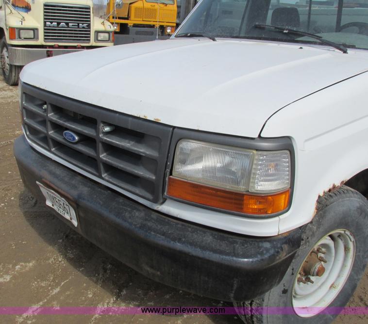 image for item G8800 1992 Ford F350 utility truck