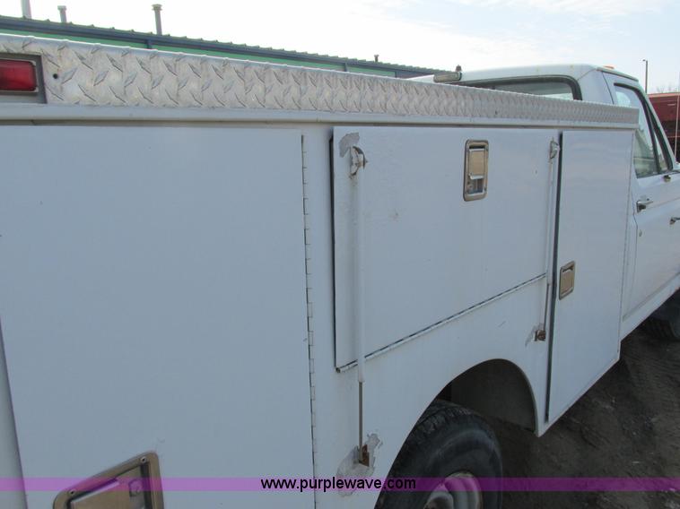 image for item G8800 1992 Ford F350 utility truck