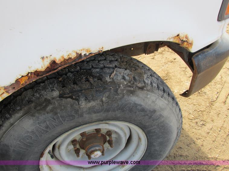 image for item G8800 1992 Ford F350 utility truck