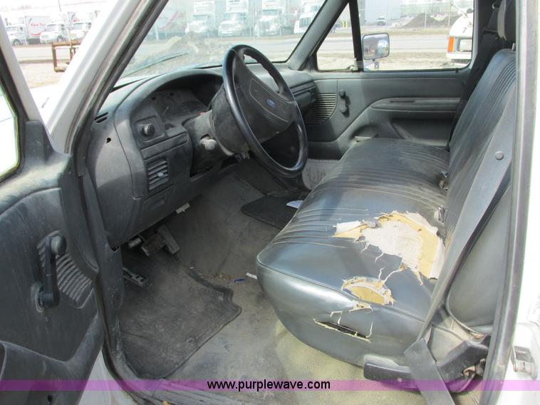 image for item G8800 1992 Ford F350 utility truck