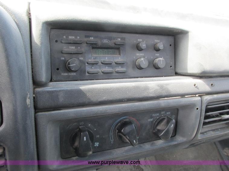 image for item G8800 1992 Ford F350 utility truck