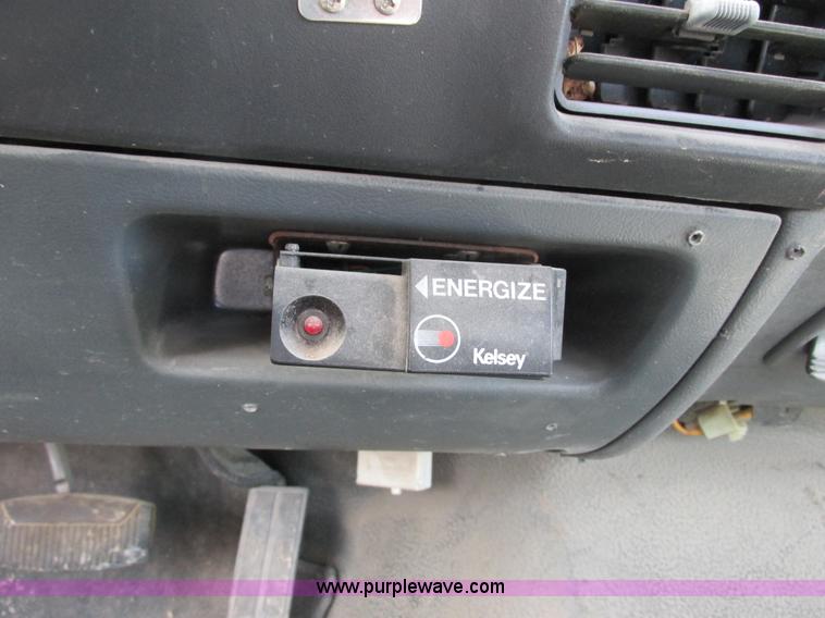 image for item G8800 1992 Ford F350 utility truck