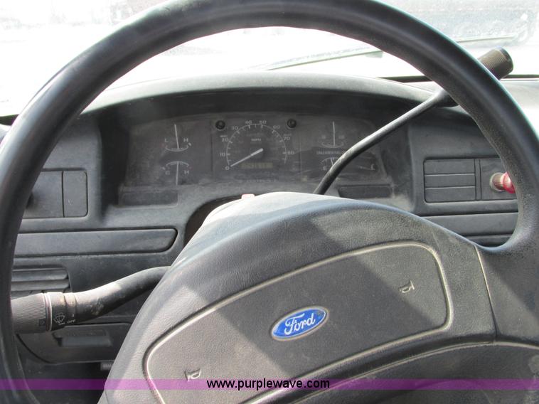 image for item G8800 1992 Ford F350 utility truck