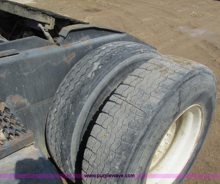 image for item G8801 1987 Ottawa spotter truck