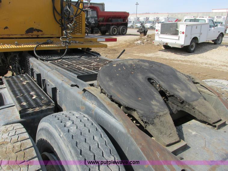 image for item G8801 1987 Ottawa spotter truck