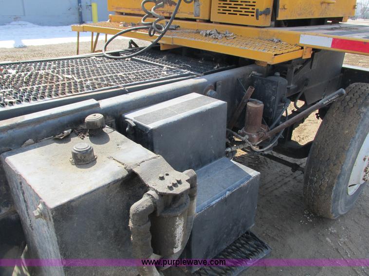 image for item G8801 1987 Ottawa spotter truck