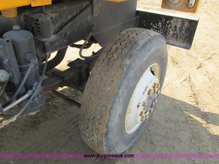 image for item G8801 1987 Ottawa spotter truck