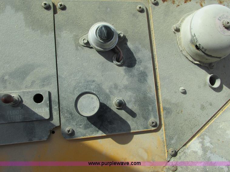 image for item G8801 1987 Ottawa spotter truck