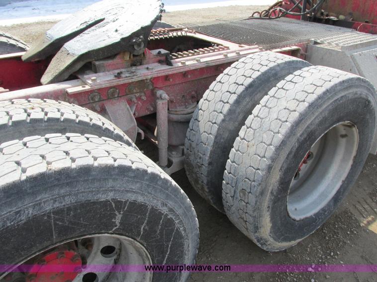 image for item G8802 1998 Mack CH613 semi truck