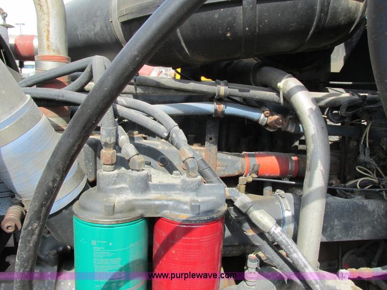 image for item G8802 1998 Mack CH613 semi truck