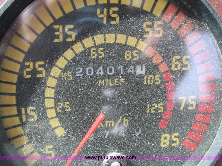 image for item G8802 1998 Mack CH613 semi truck