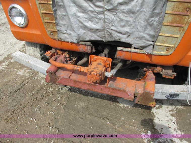 image for item G8807 1982 Ford LN9000 dump truck