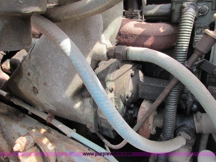 image for item G8807 1982 Ford LN9000 dump truck