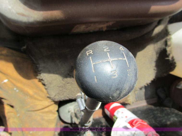 image for item G8807 1982 Ford LN9000 dump truck