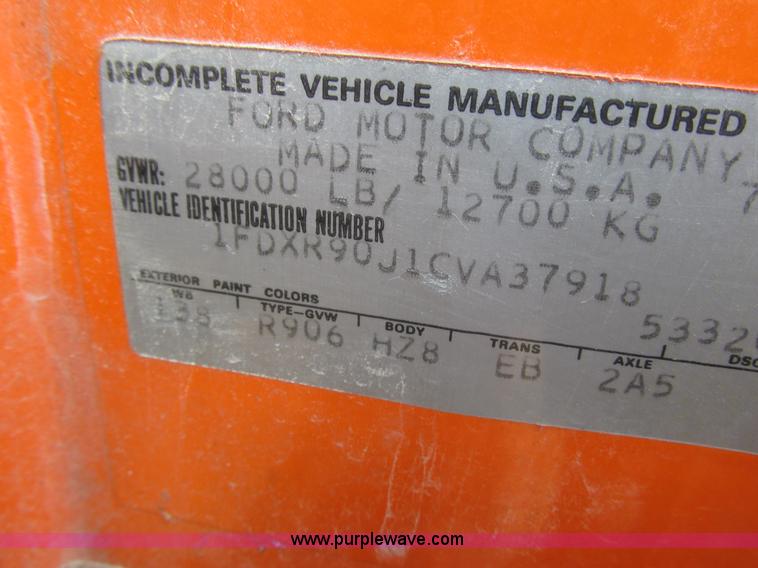 image for item G8807 1982 Ford LN9000 dump truck