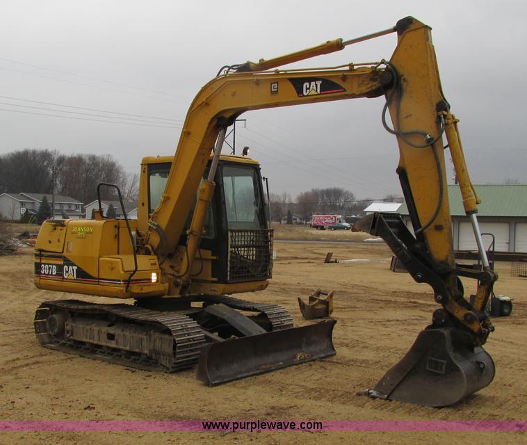 image for item G8808 1999 Caterpillar 307B excavator
