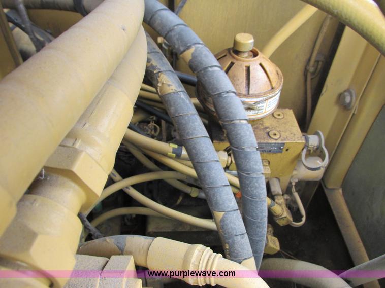 image for item G8808 1999 Caterpillar 307B excavator