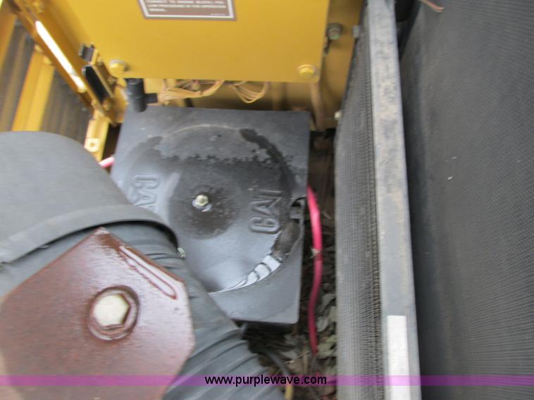 image for item G8808 1999 Caterpillar 307B excavator