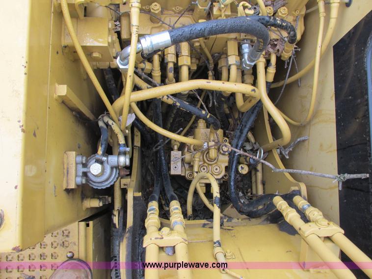 image for item G8808 1999 Caterpillar 307B excavator