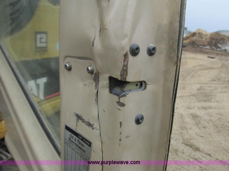 image for item G8808 1999 Caterpillar 307B excavator