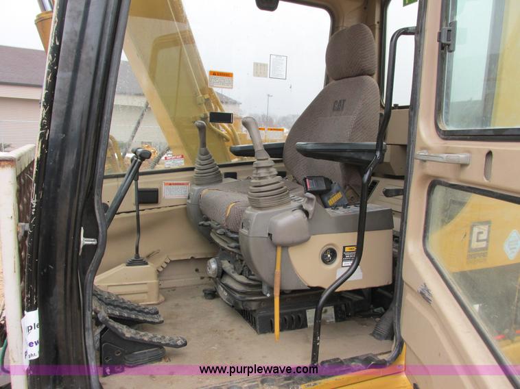 image for item G8808 1999 Caterpillar 307B excavator
