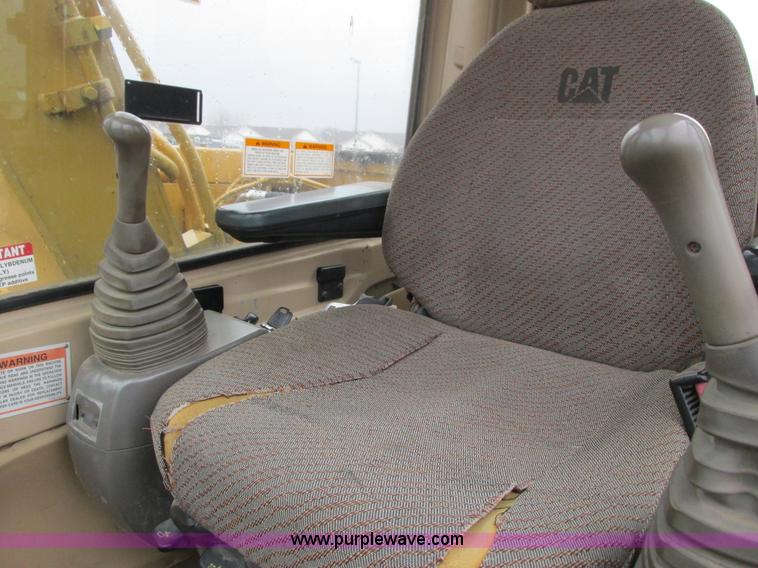 image for item G8808 1999 Caterpillar 307B excavator