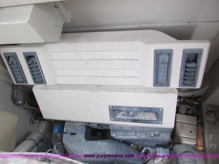 image for item G8808 1999 Caterpillar 307B excavator