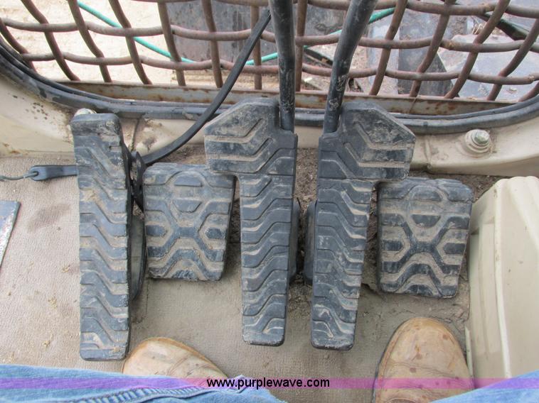 image for item G8808 1999 Caterpillar 307B excavator