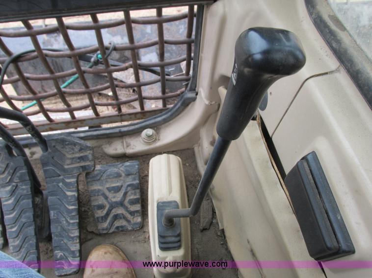 image for item G8808 1999 Caterpillar 307B excavator