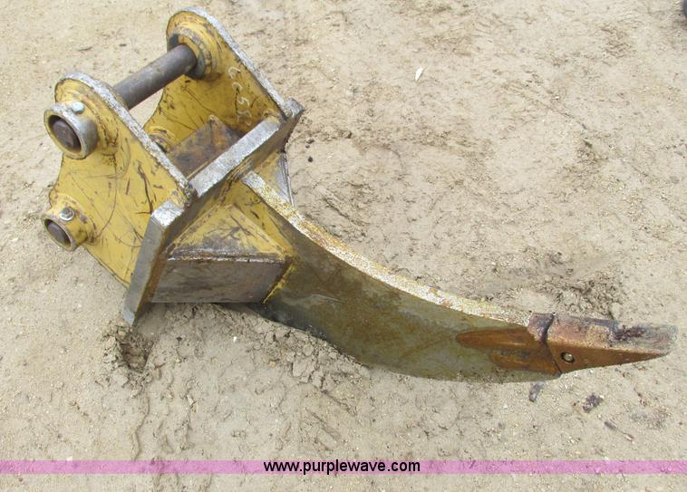 image for item G8808 1999 Caterpillar 307B excavator