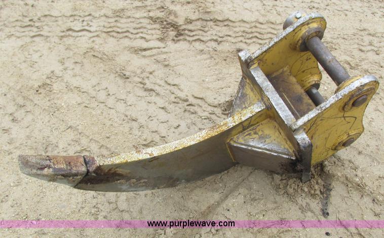 image for item G8808 1999 Caterpillar 307B excavator