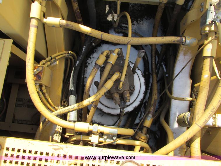 image for item G8811 1998 Caterpillar 330BL excavator