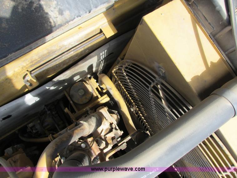 image for item G8811 1998 Caterpillar 330BL excavator