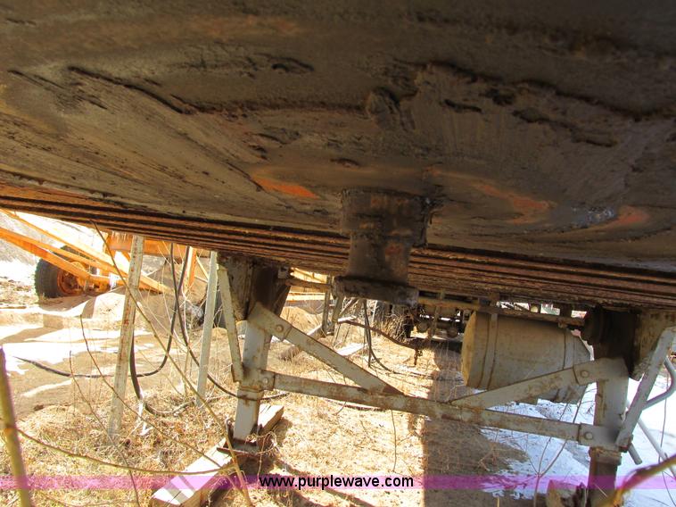 image for item G8814 Caterpillar 3406 260kW generator set with 1988 Great Dane trailer