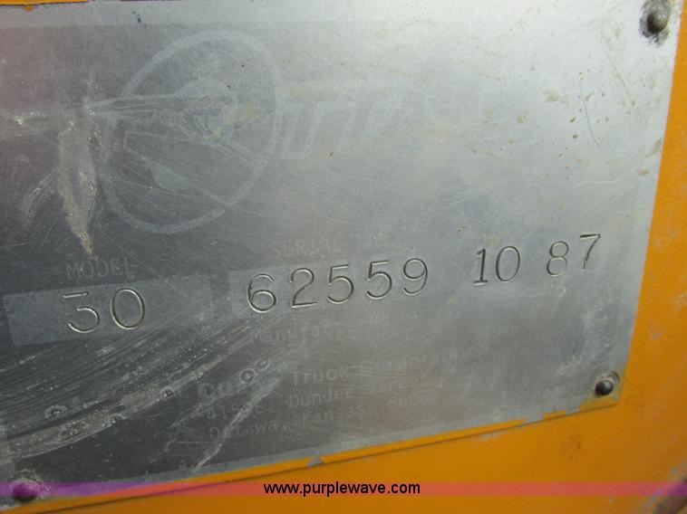 image for item G8814 Caterpillar 3406 260kW generator set with 1988 Great Dane trailer