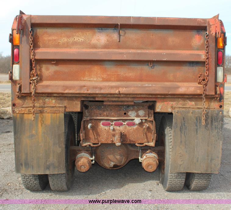 image for item H1412 1989 Ford LNT8000 dump truck