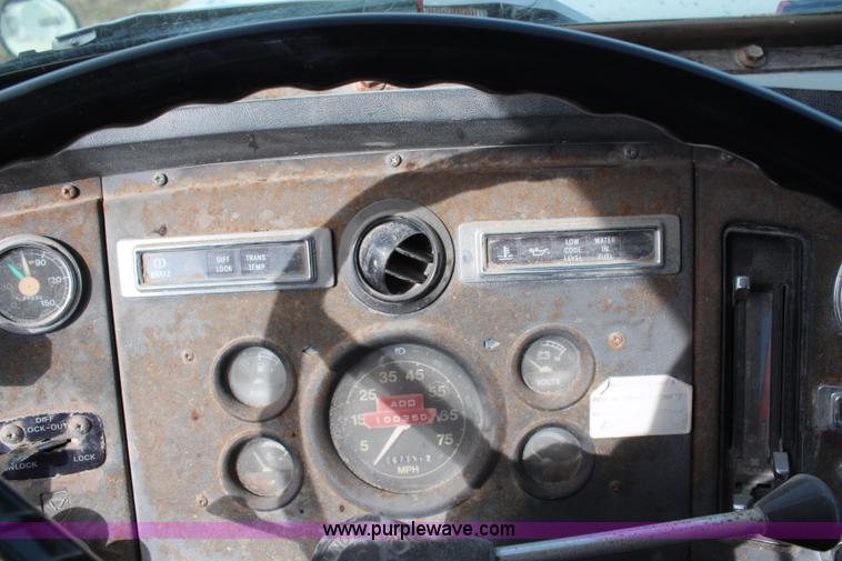 image for item H1412 1989 Ford LNT8000 dump truck