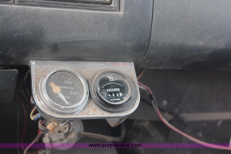 image for item H1412 1989 Ford LNT8000 dump truck