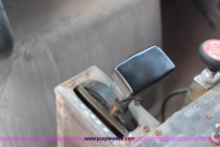 image for item H1412 1989 Ford LNT8000 dump truck