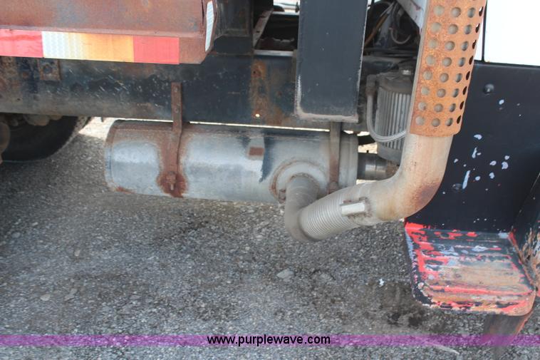 image for item H1412 1989 Ford LNT8000 dump truck