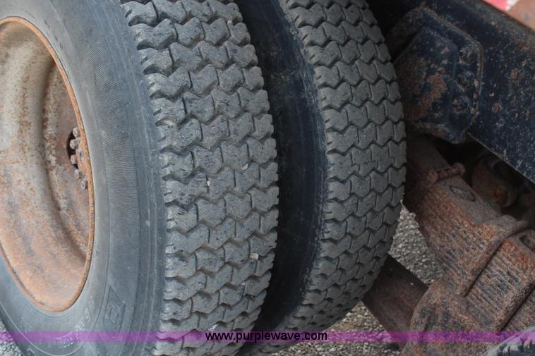 image for item H1412 1989 Ford LNT8000 dump truck