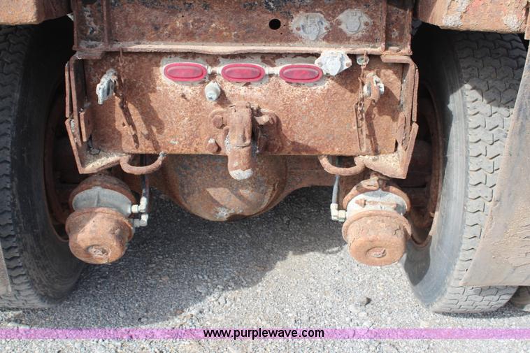 image for item H1412 1989 Ford LNT8000 dump truck
