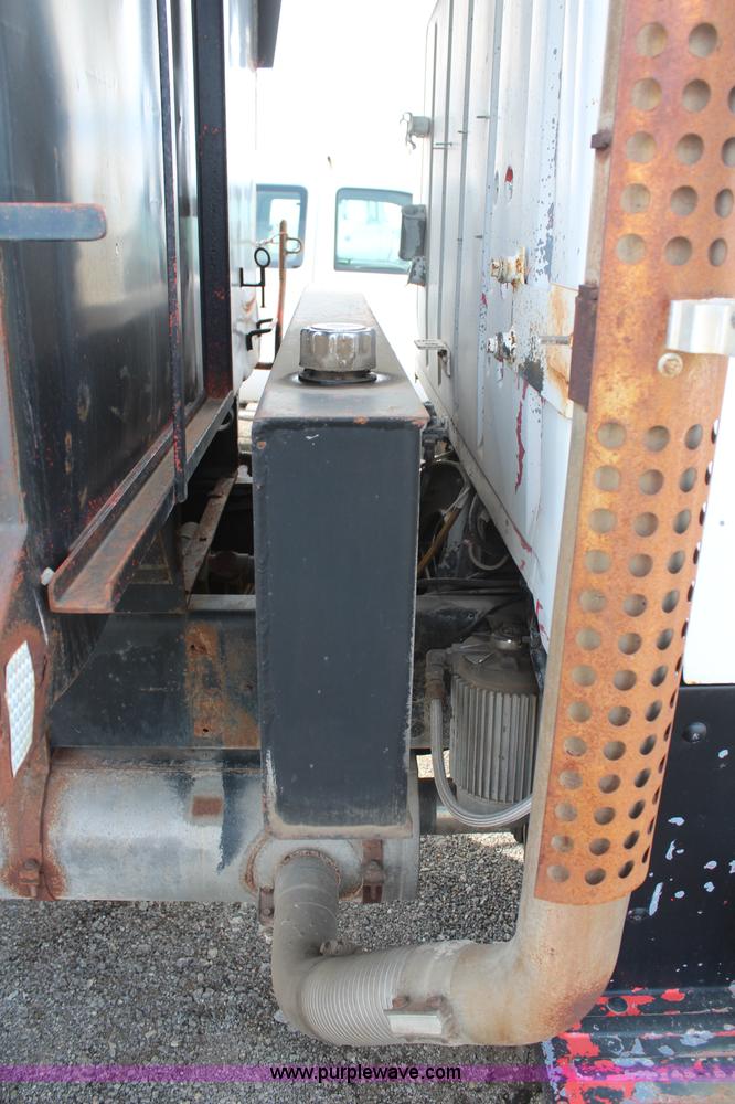 image for item H1412 1989 Ford LNT8000 dump truck