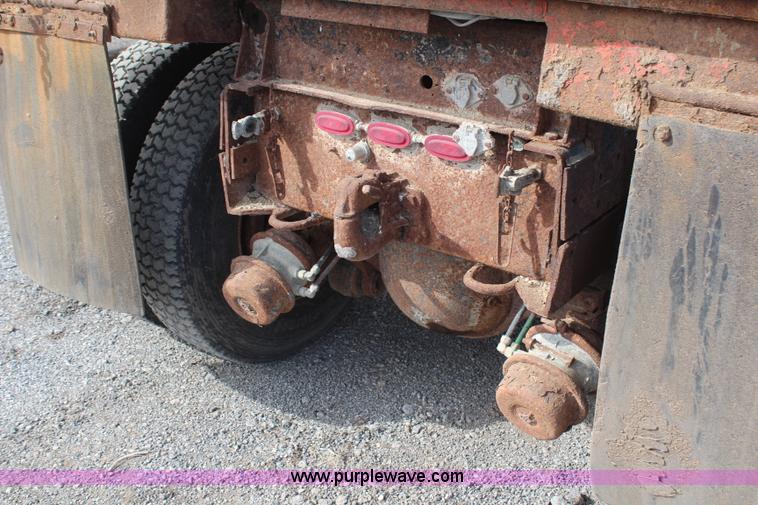 image for item H1412 1989 Ford LNT8000 dump truck