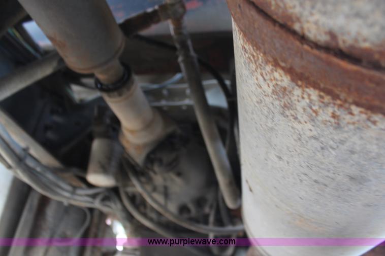 image for item H1412 1989 Ford LNT8000 dump truck