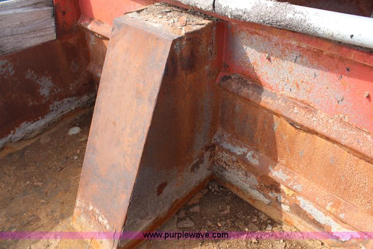 image for item H1412 1989 Ford LNT8000 dump truck